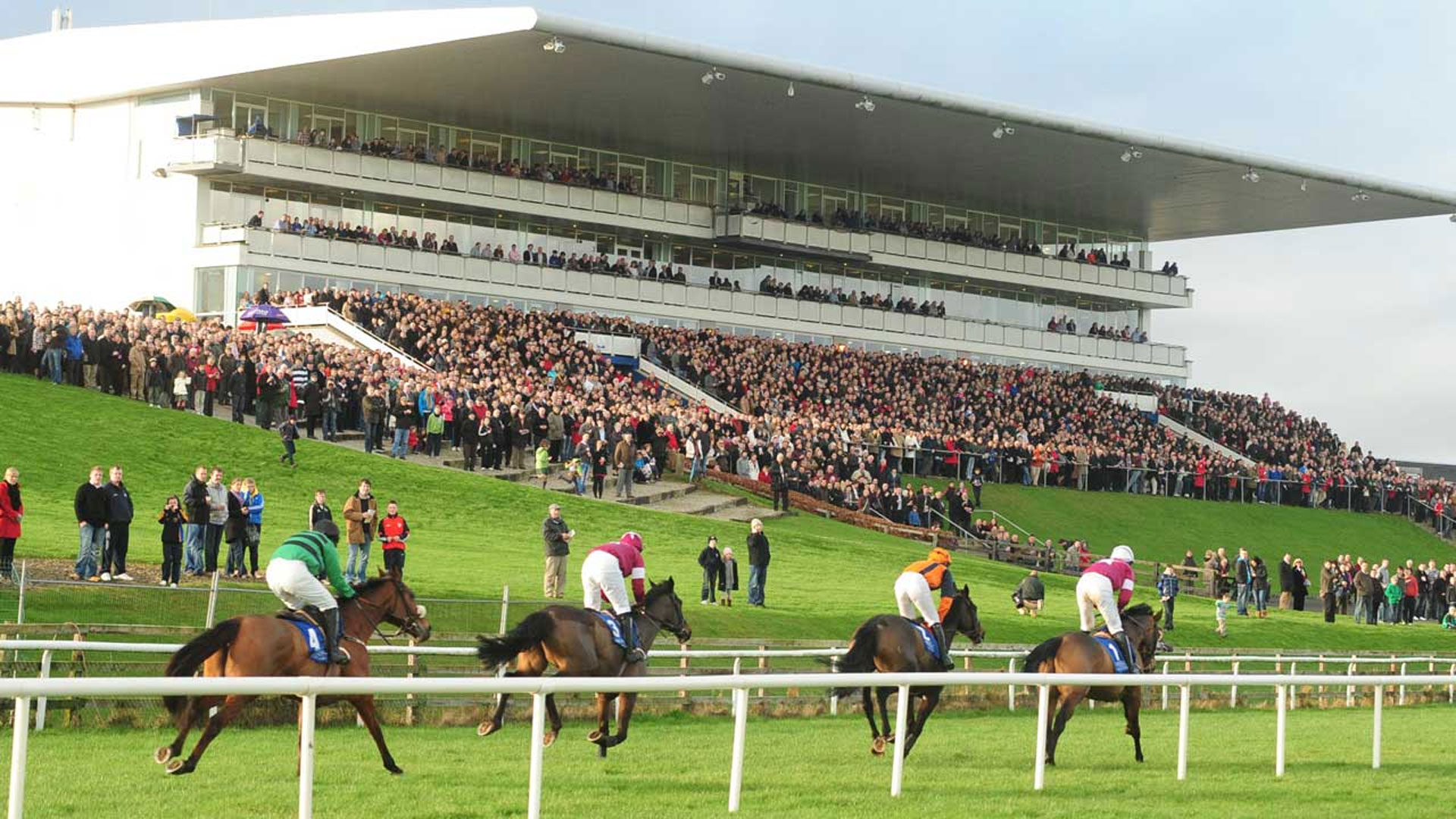 Limerick Racecourse | Horse Racing Venues Ireland | South Court Hotel