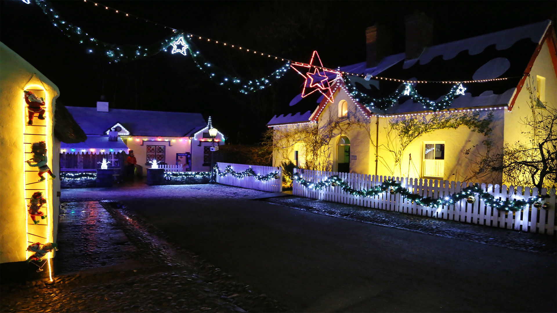 Christmas at Bunratty Castle Great National South Court Hotel